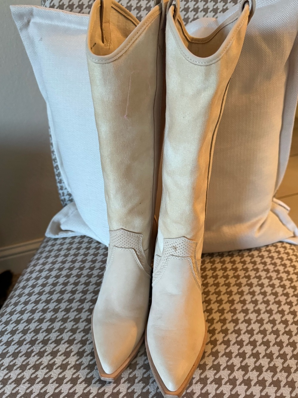 Dolce Vita Cream Pointed-Toe Heeled Western Boots